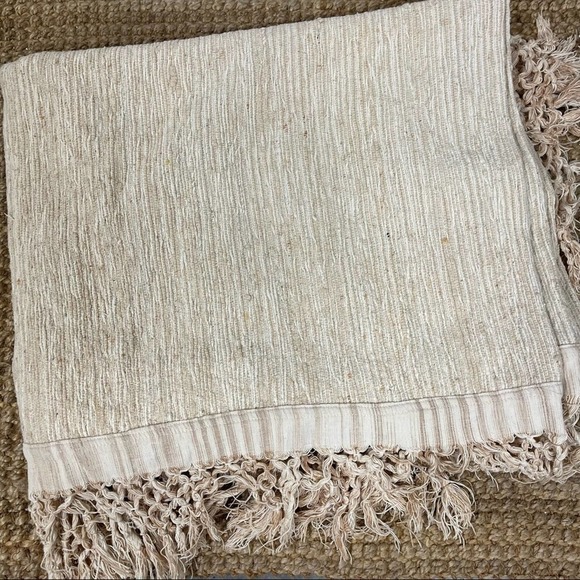 Vacarro Smith Handwoven Blanket Queen - Picture 1 of 8